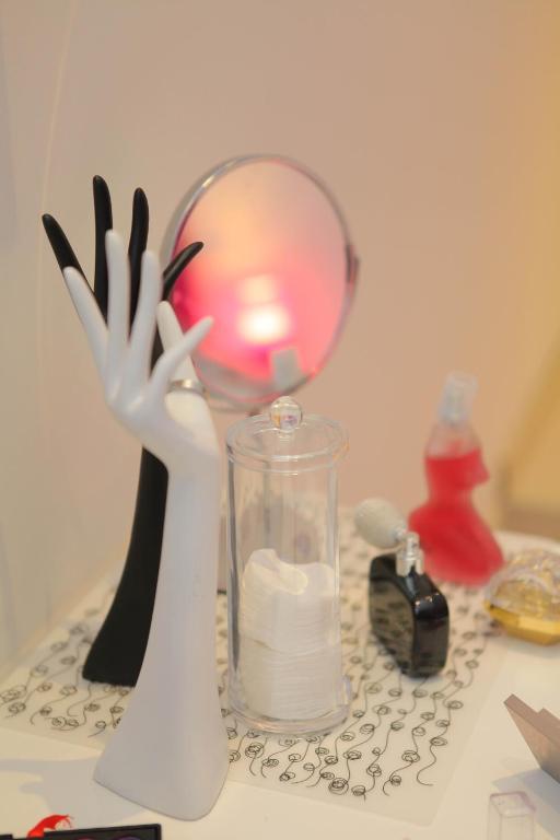 Chroma Italy - Ena Guest House Bagian luar foto