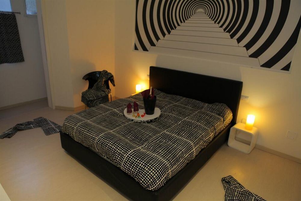 Chroma Italy - Ena Guest House Bagian luar foto