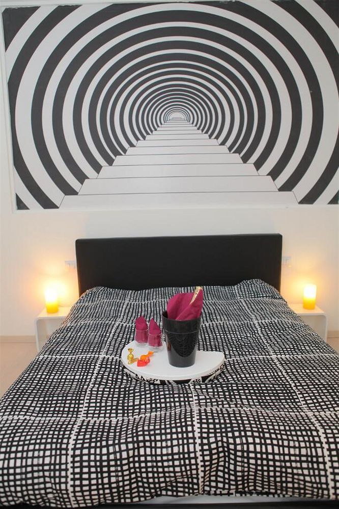 Chroma Italy - Ena Guest House Bagian luar foto
