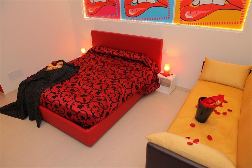 Chroma Italy - Ena Guest House Bagian luar foto